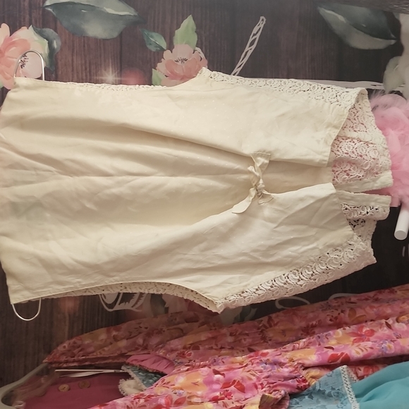 Liz Sport Vest - Picture 3 of 5